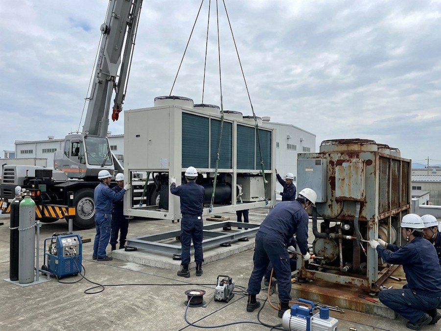 チラー更新工事