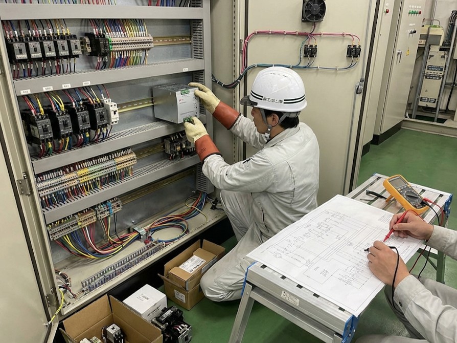 盤内部品（電源・リレー等）一新工事